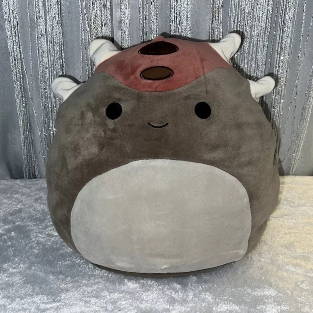 Squishmallow Ainhoca the Armored Dinosaur Plush Toy